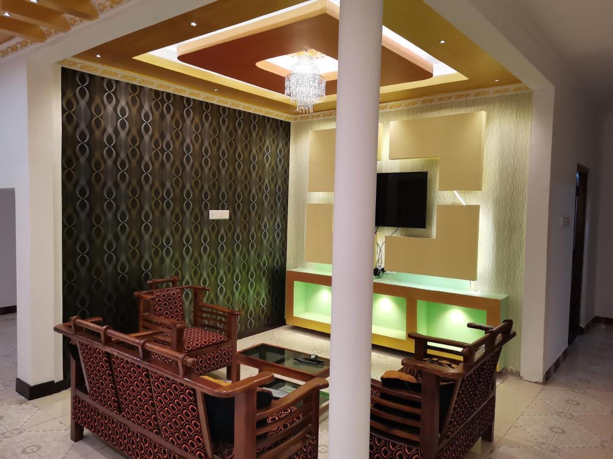 Nallur Holidays Inn Jaffna Kültér fotó