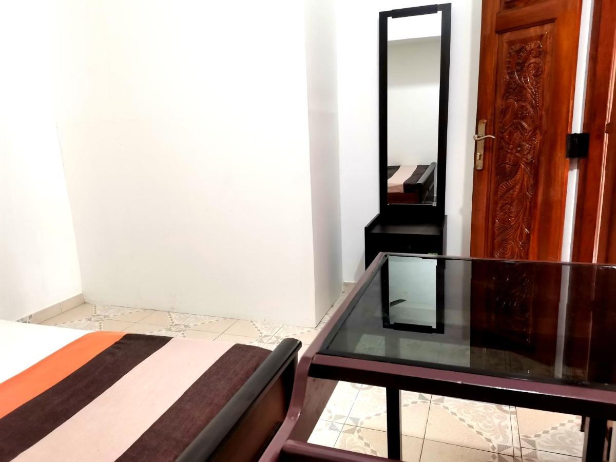 Nallur Holidays Inn Jaffna Kültér fotó