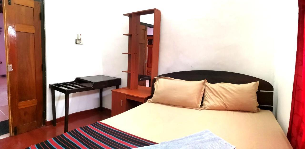 Nallur Holidays Inn Jaffna Kültér fotó