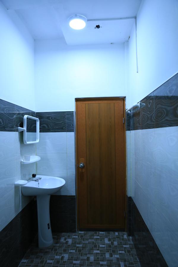 Nallur Holidays Inn Jaffna Kültér fotó